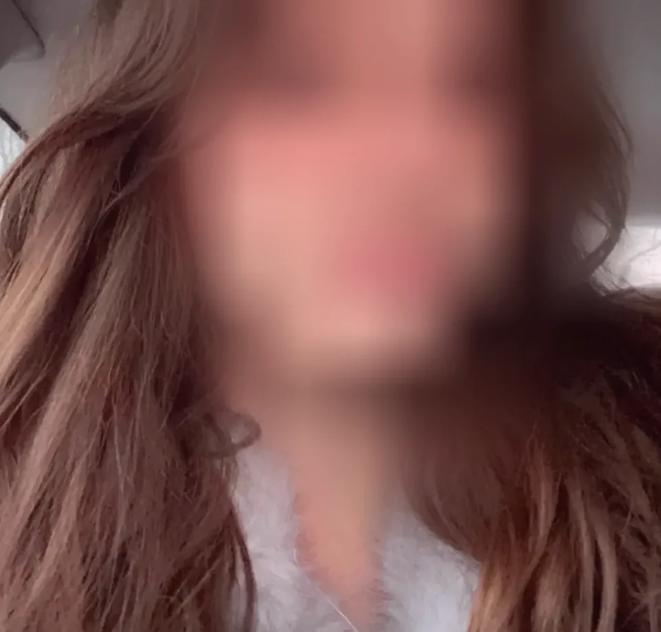 Amber, 23