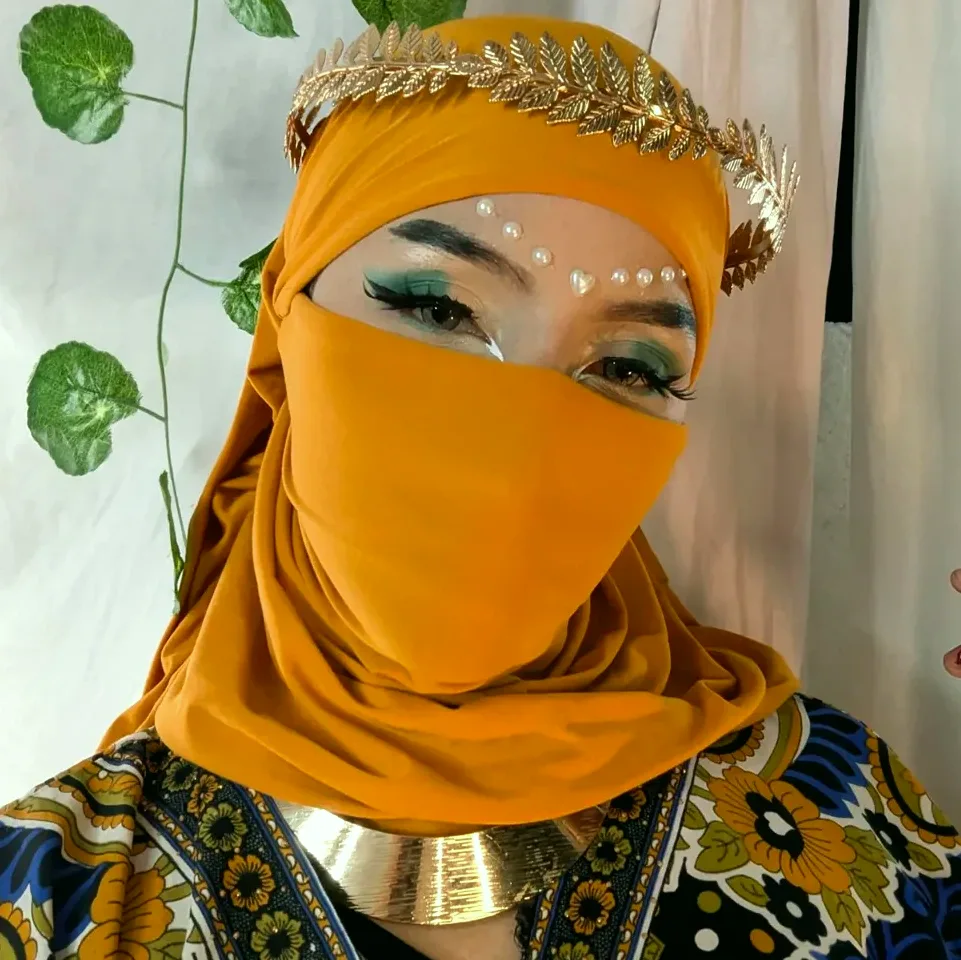 Guusje, 28