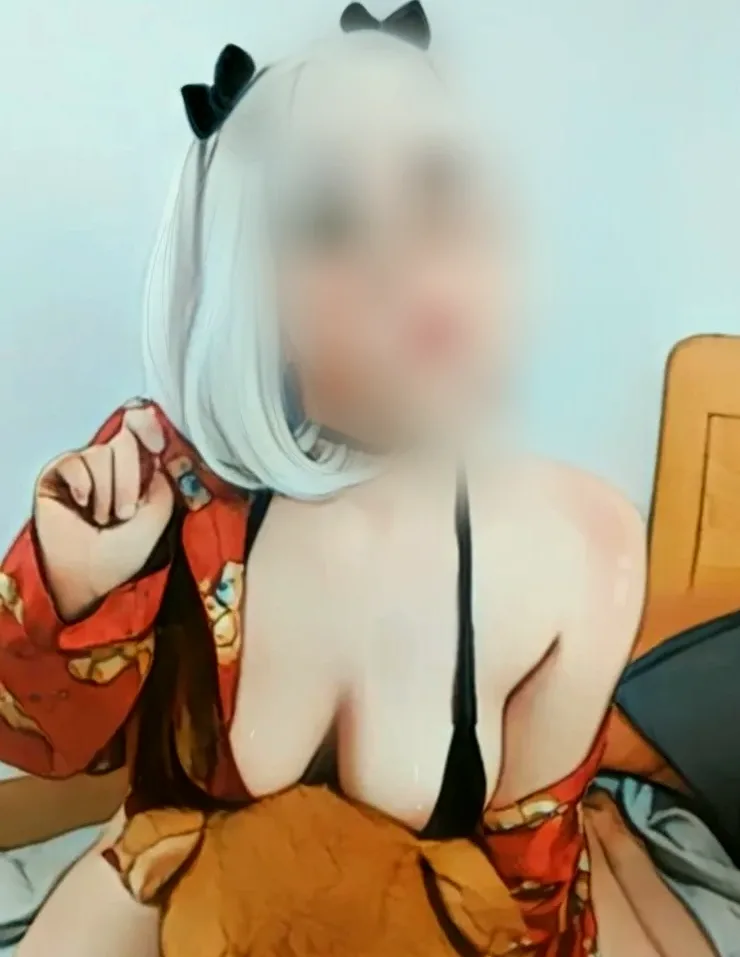 Julia, 38