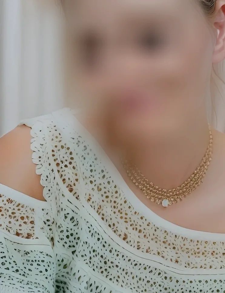 Noor, 21
