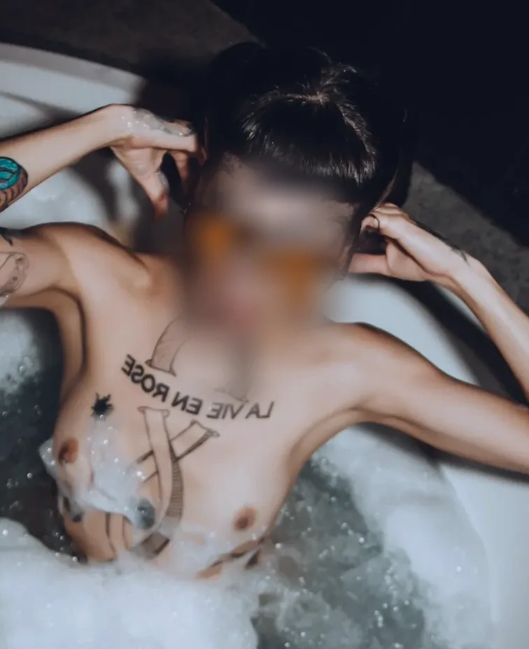 Nour, 36